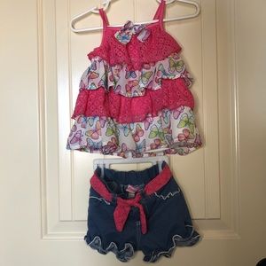 Toddler matching set. Ruffled tank tip and shorts.
